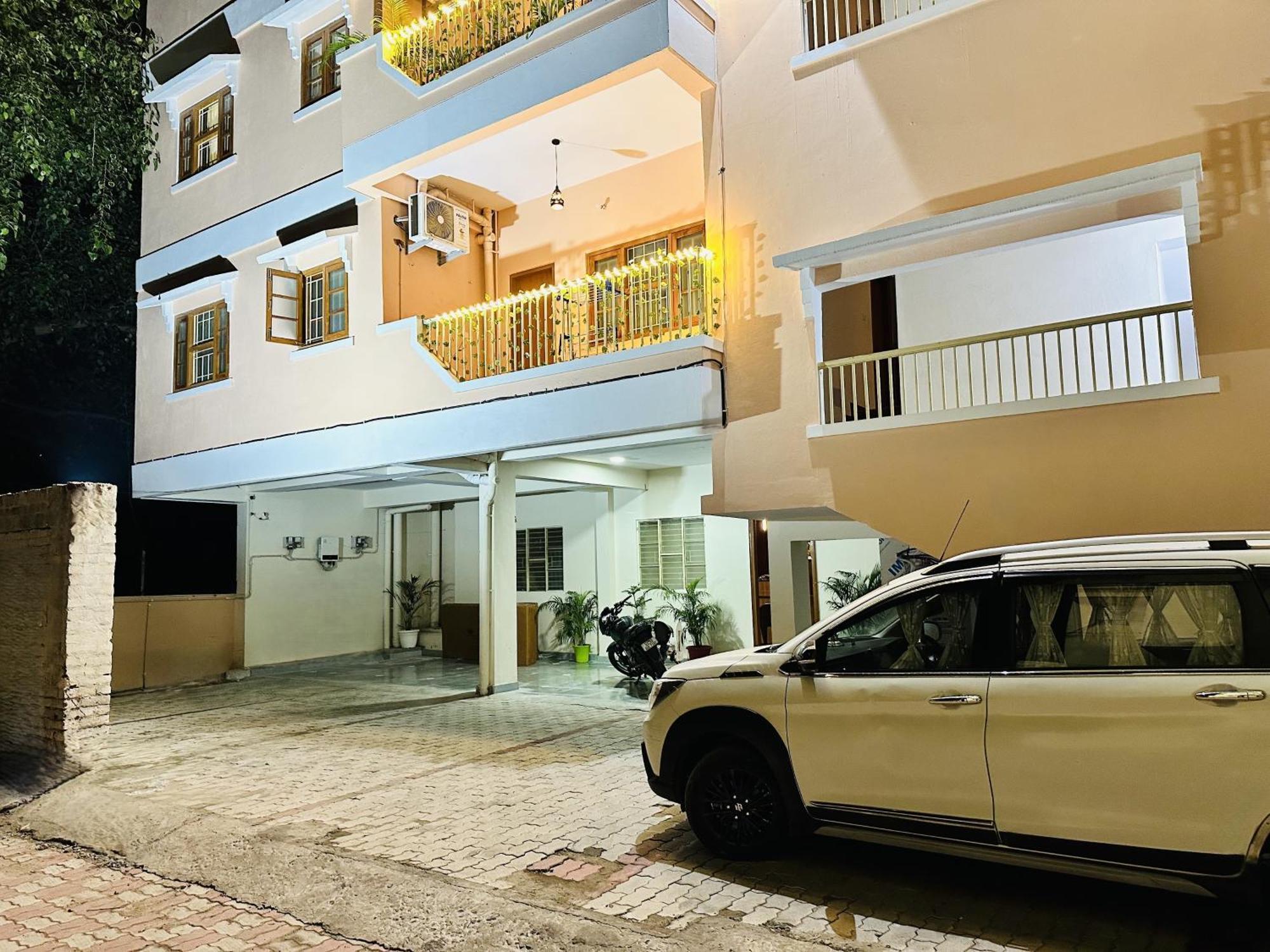 Zoomstay - 3Bhk Apartments バラナシ エクステリア 写真